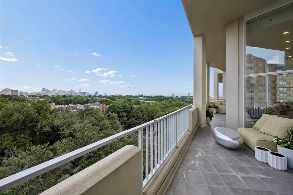 Park Plaza Condo - Residential