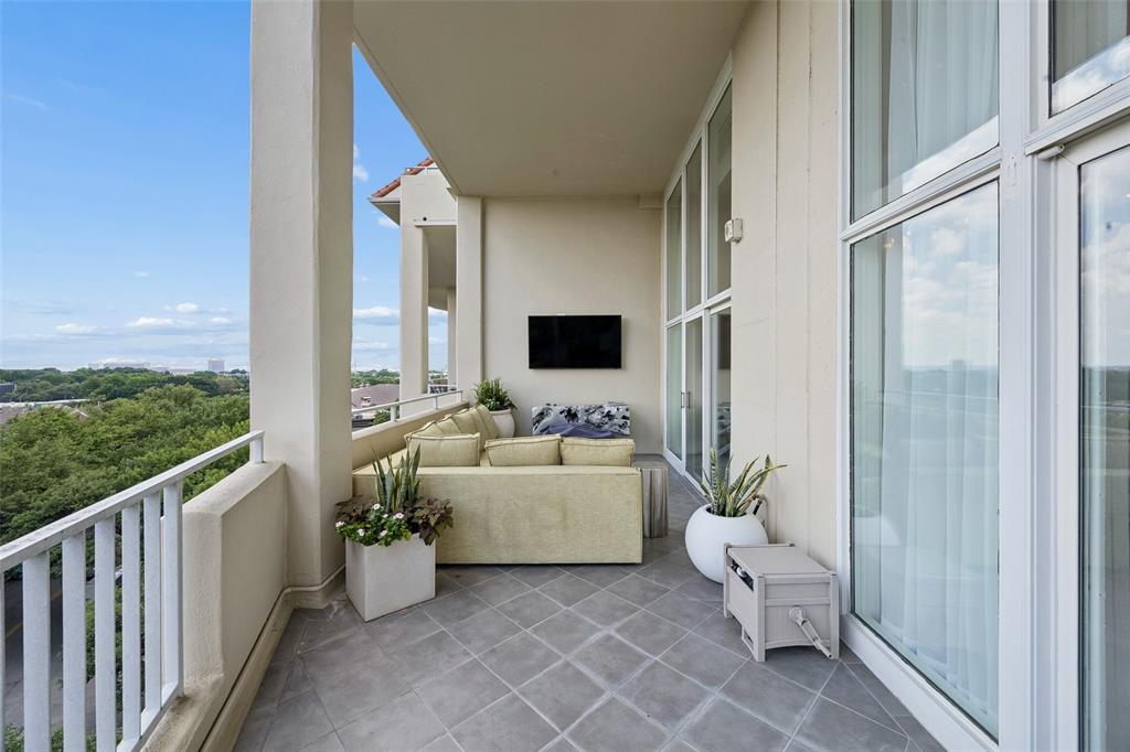 Park Plaza Condo - Residential