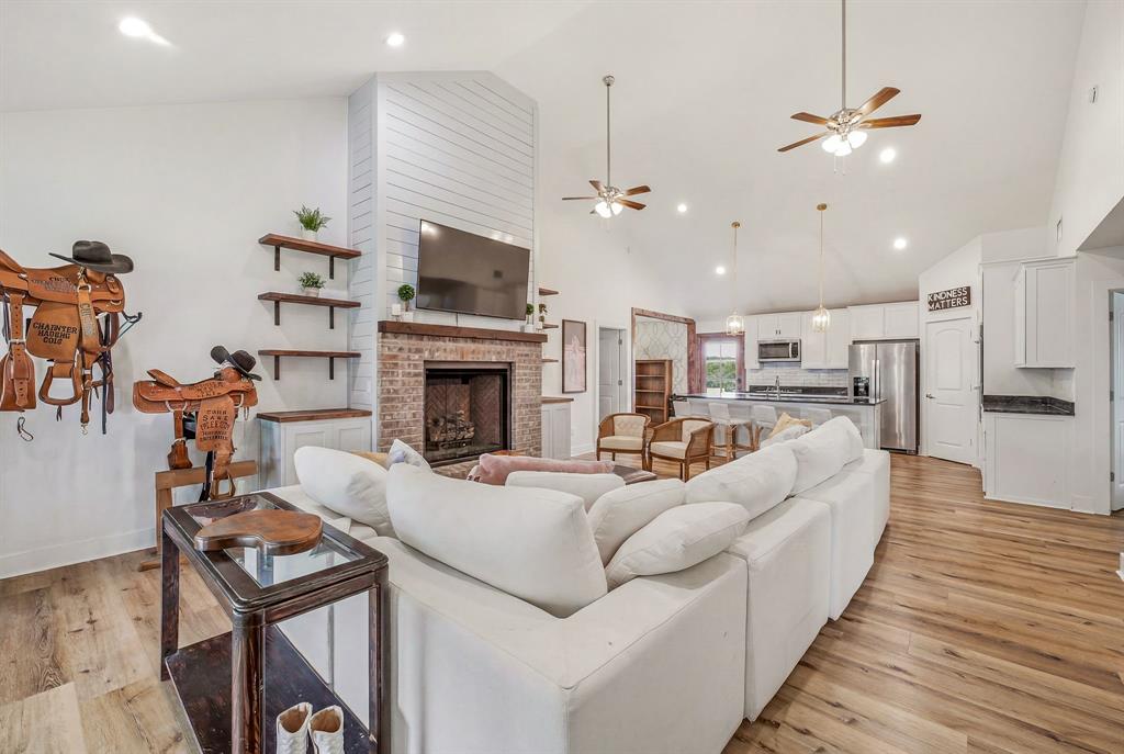 Mustang Mdws - Residential