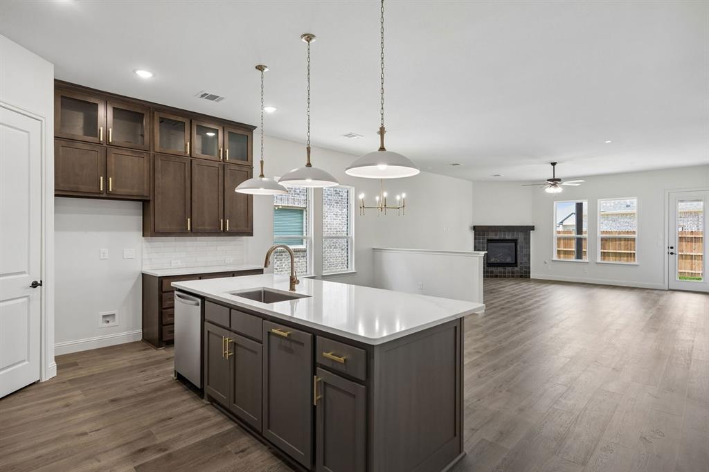 Country Lakes - Residential