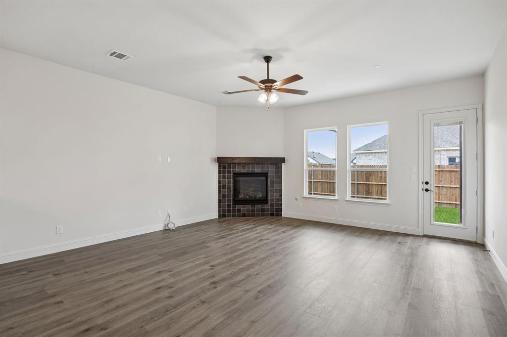 Country Lakes - Residential