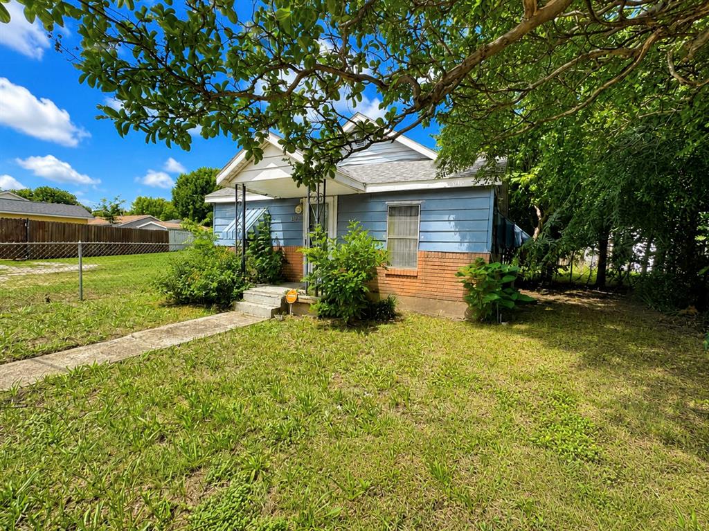 Prime redevelopment opportunity in the heart of West Dallas! Situated on an oversized corner lot of nearly a quarter acre, this property offers incredible potential in one of Dallas' fastest growing and most sought-after redevelopment areas. The existing 2-bedroom home is being sold AS-IS, with the true value found in the land and future possibilities.

Surrounded by new construction, revitalization projects, and significant investment throughout the neighborhood, this property is ideal for builders, investors, and developers looking to capitalize on the area's continued growth. Conveniently located just minutes from Downtown Dallas, Trinity Groves, Bishop Arts District, Uptown, Love Field Airport, the Medical District, and major highways including I-30 and I-35E.

Whether you're planning a custom home, investment property, or your next development project, this lot provides the location, size, and opportunity to bring your vision to life. Cash sale only. No survey available. Don't miss your chance to secure a piece of West Dallas before values climb even higher, bring your offer today!
