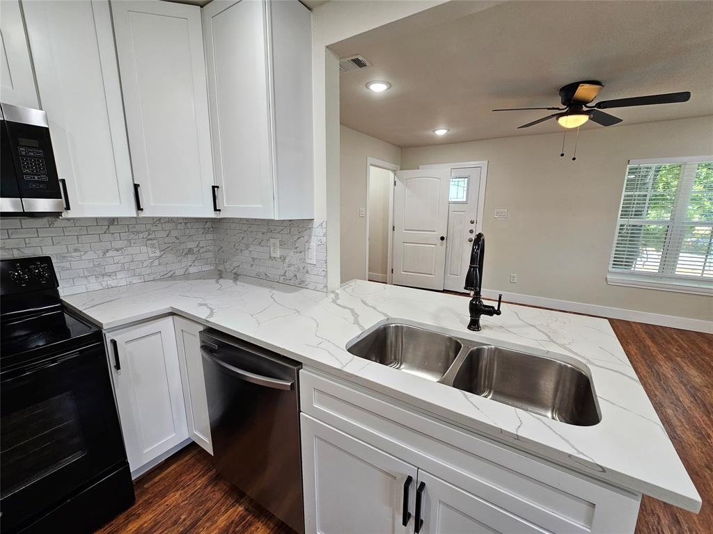 Kessler Plaza - Residential Lease