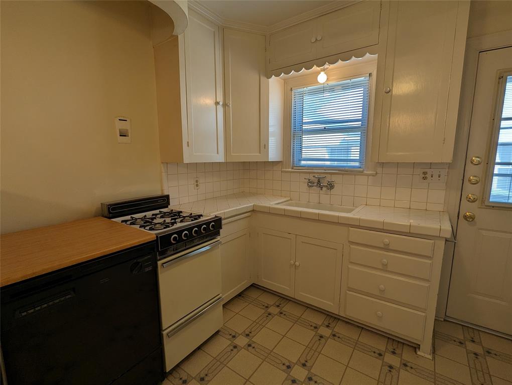 Altadena Rev - Residential Lease