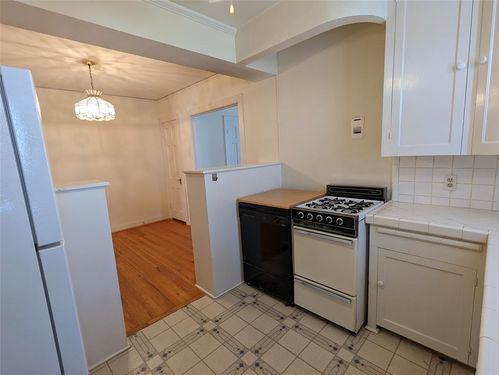 Altadena Rev - Residential Lease