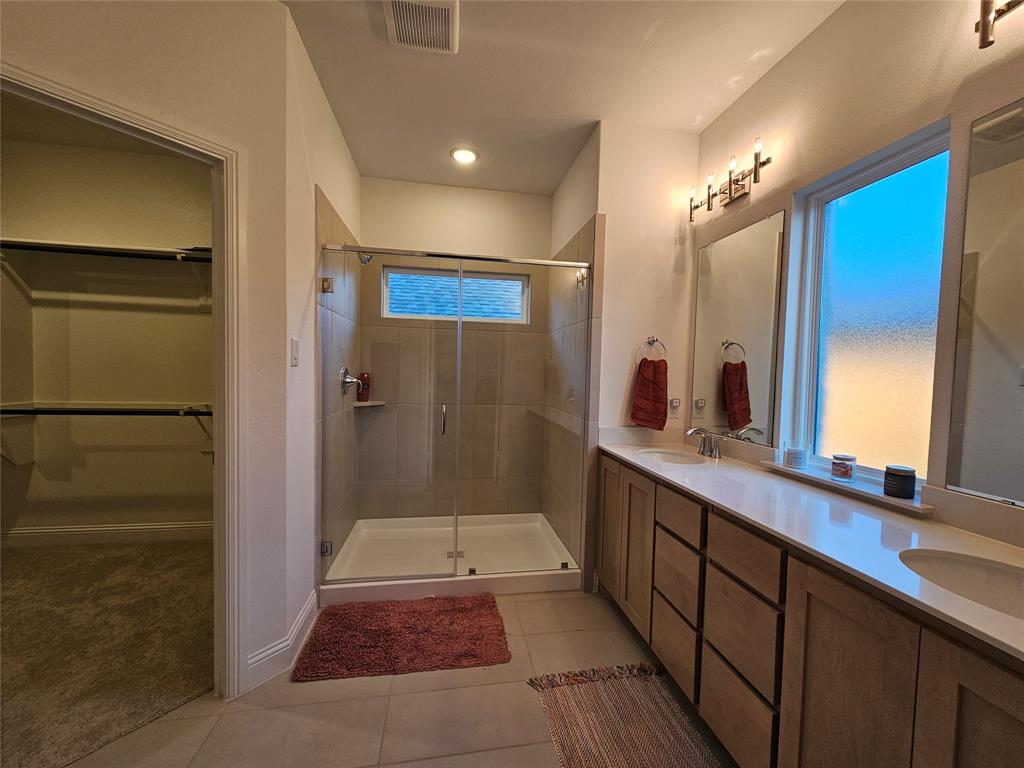 Enclave At Meadow Run, The - Residential Lease