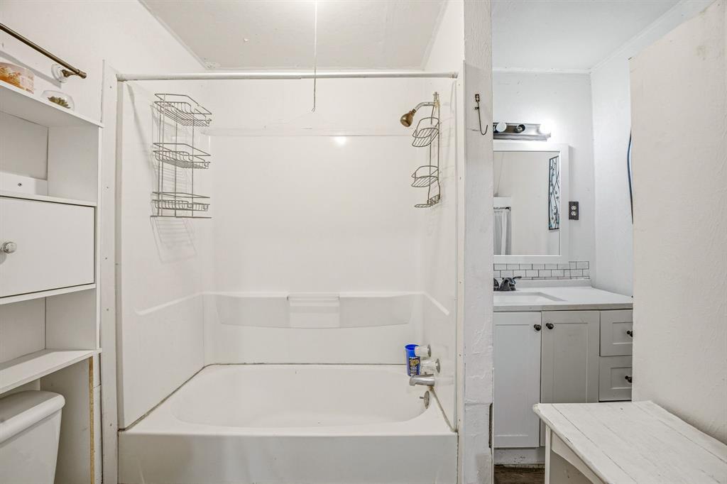 A0111 B B B & C R R CO - Residential