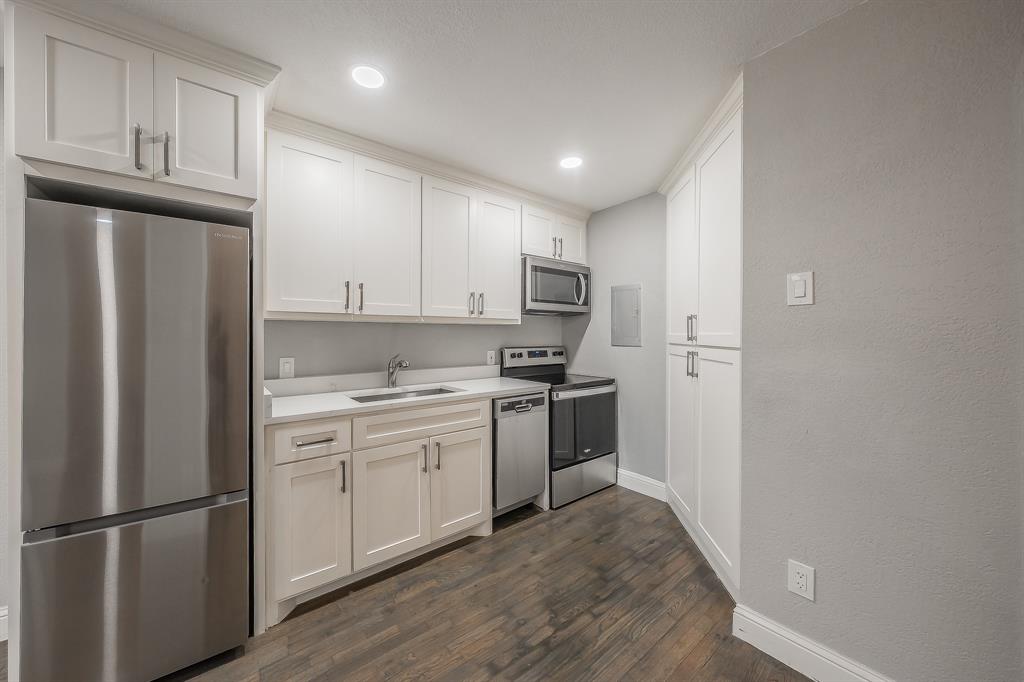 Ashton Square Condo - Residential