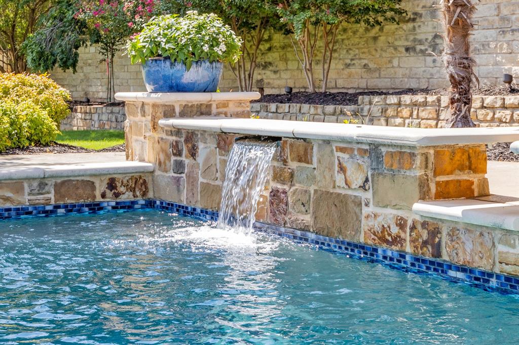 Shady Oaks ADD-Southlake Block 4 Lot 17 - Residential