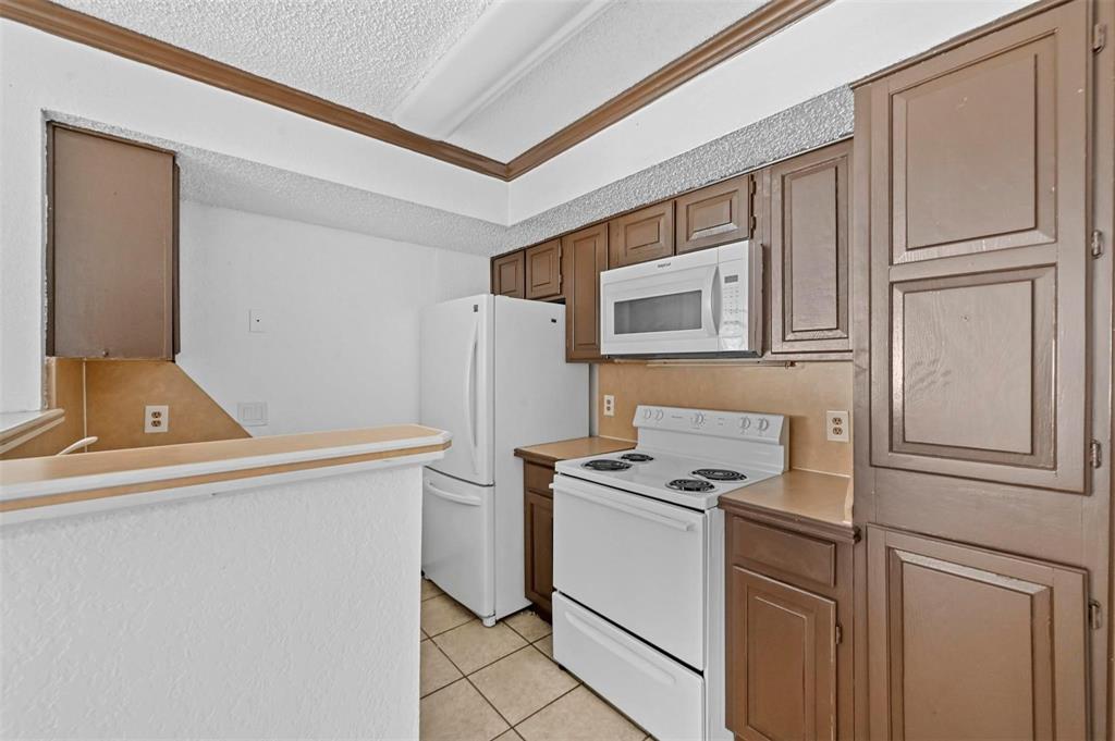 Arlington Oaks Condo - Residential