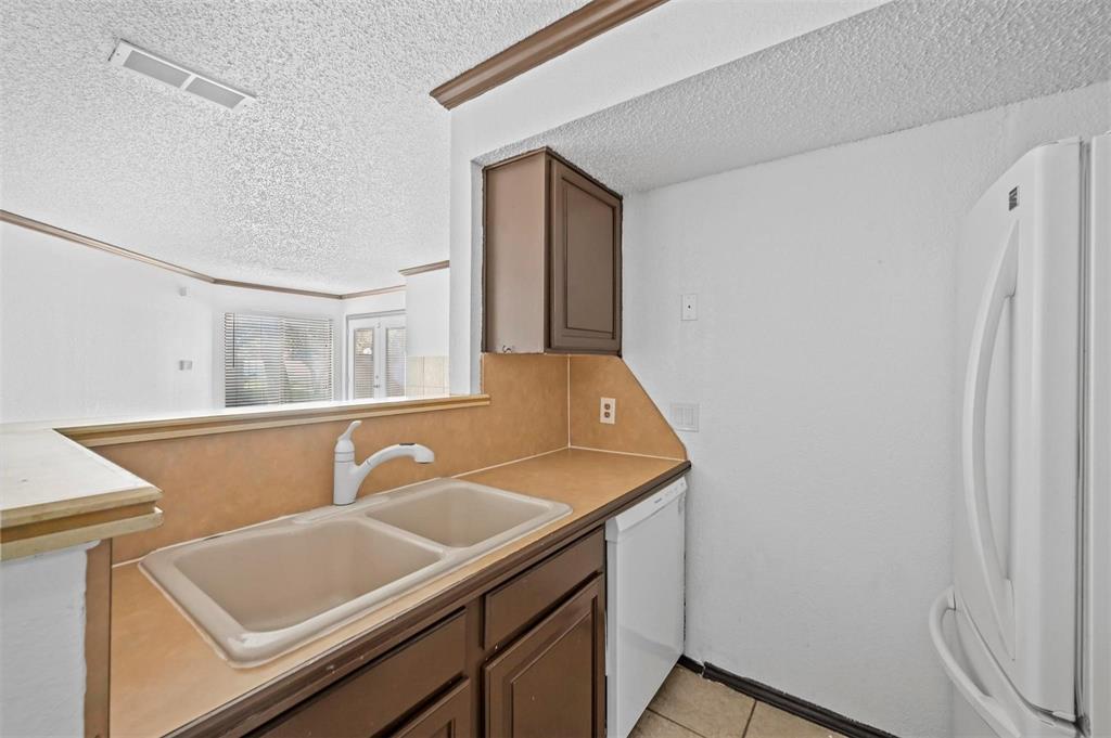 Arlington Oaks Condo - Residential