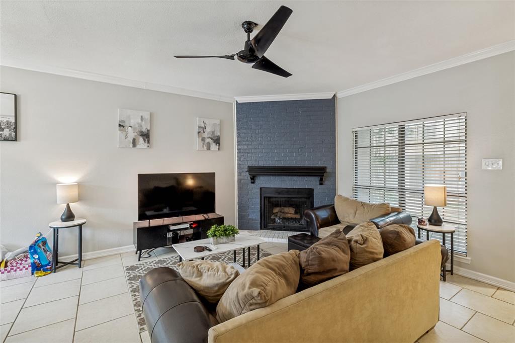Glen Oaks Twnhms Condo - Residential