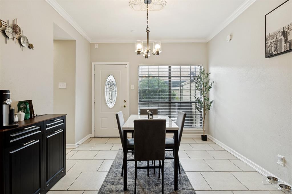Glen Oaks Twnhms Condo - Residential