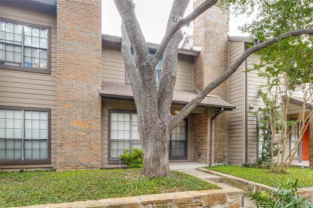 Glen Oaks Twnhms Condo - Residential