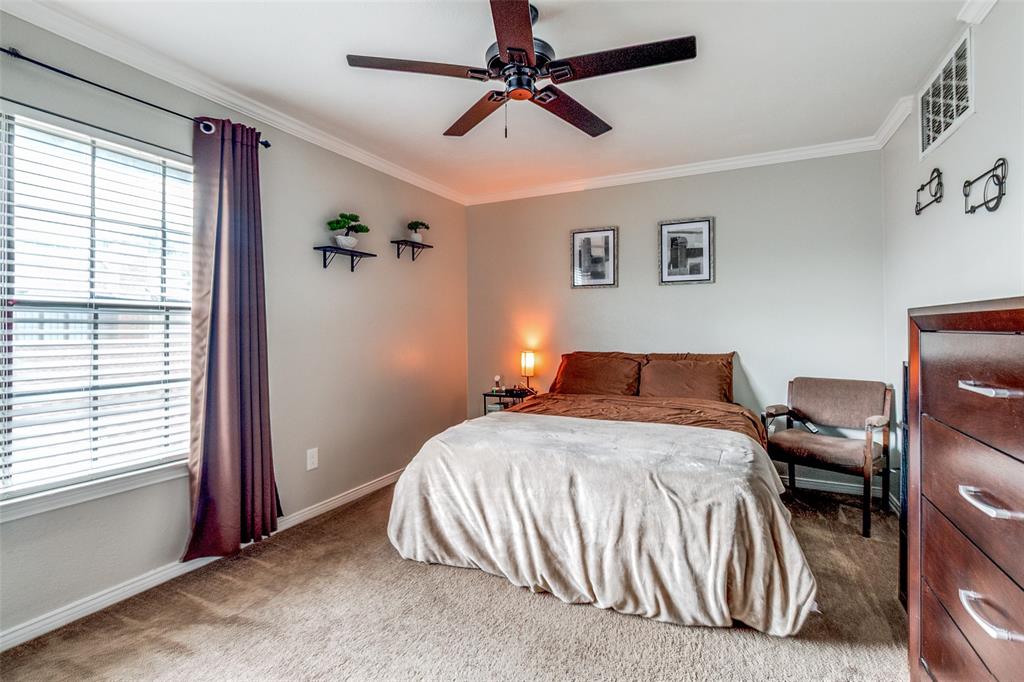 Glen Oaks Twnhms Condo - Residential