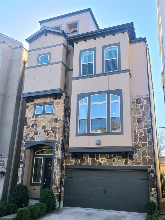 This Stevens Bluff home sits right where you want to be, Davis St is 2 minute walk, Bishop Arts is a 2 minute ride. Four floors(rooftop deck) with garden yard has 3 bedrooms-all with en-suite baths! Living space embraces large open plan,, eat-in kitchen, tons of natural light and the quality build of David Weekley Homes. Primary has ample space for relaxing, two WIC, and laundry adjacent. Just down the hall is 3rd bedroom, walk-in's and full bath. First floor has your guest suite that walks out to garden patio, fire up that piñon chiminea or head up to the 4th floor rooftop to enjoy the Kessler night skies. Rosemont school campus is two block walk for the kiddos, and the Twelve Hills Nature Preserve is just beyond.... and the best public golf course in Dallas--Stevens Park is 3 minute drive. Full 2 car garage with extra work space, shelving, leads out to a 2 car driveway, HOA takes care of common areas, with a great dog park, and a large fire pit to gather with friends.
