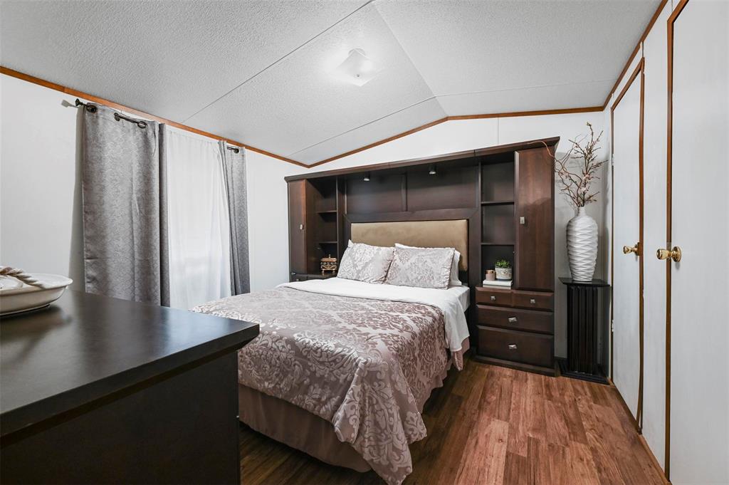 Knob Hill Mobile Home Park - Residential