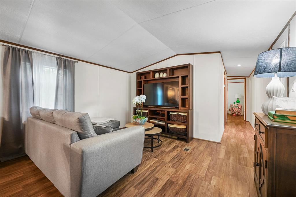 Knob Hill Mobile Home Park - Residential