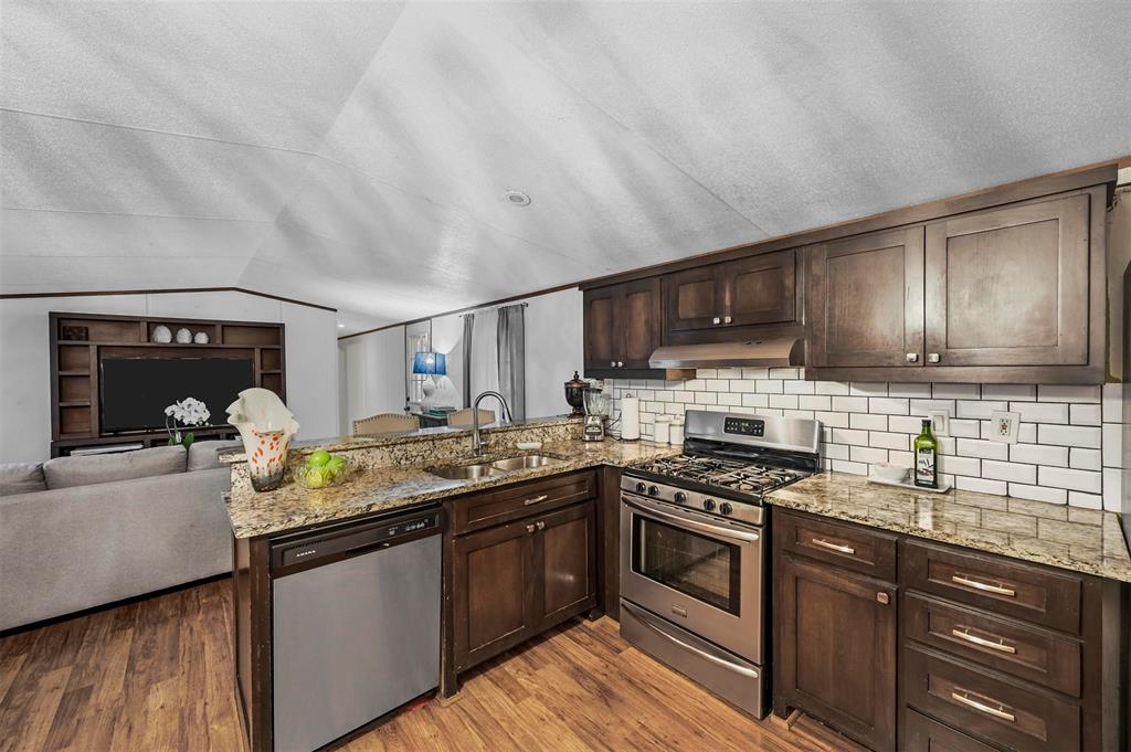 Knob Hill Mobile Home Park - Residential