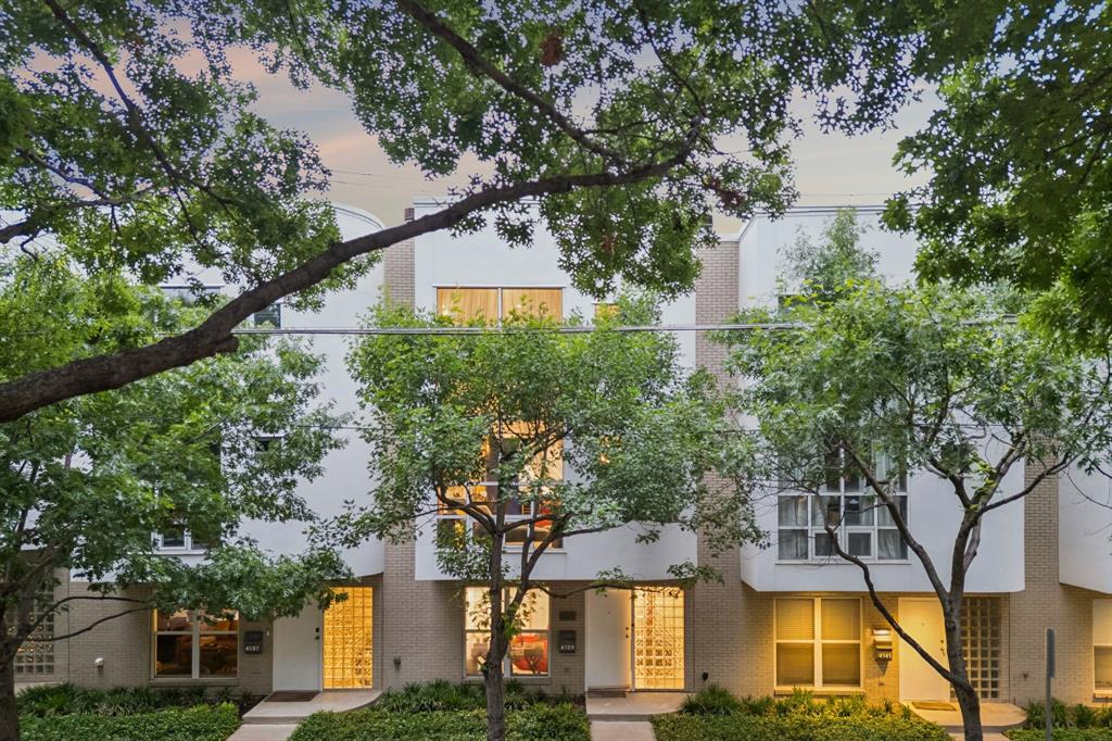 Parkwood Twnhms - Residential