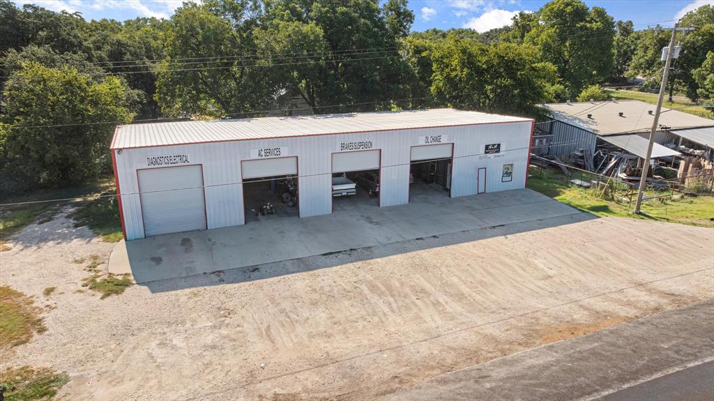 Mechanics Shop, Commercial Building. Turnkey-ready shop located on a highly visible main road just outside of Dublin, Texas. This well-maintained 4,000 sq. ft. metal building was built only four years ago and is in excellent condition. Property Features 100’ x 40’ metal building with full concrete flooring, Four large service bays with roll-up doors in the front, plus one roll-up door at the rear for easy access and workflow, front office area, two bathrooms, and additional storage above office. Three lifts and air compressor with feed lines to bays included. Building has spray foam insulation for energy efficiency. Prime location with excellent visibility and access along the main road, Quality construction, built just four years ago. Ready to operate as a mechanic’s shop or adaptable for other commercial uses. Property is currently on a month to month lease.
Sale is for the building and equipment only, business not included.