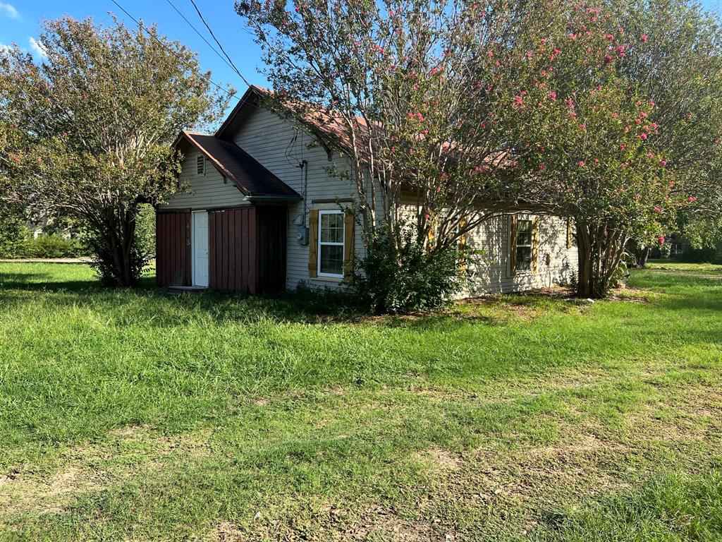 DIAMOND IN THE ROUGH ON A PRIME CORNER LOT – 418 DEWEY, MALAKOFF, TX
Opportunity awaits at 418 Dewey in Malakoff, Texas. This property was previously a 2 bedroom, 1 bath home and has been taken down to the studs to address foundation repairs, creating a true blank slate for the next owner.
Situated on a generous .54-acre corner lot, this property offers excellent space, accessibility, and neighborhood appeal. The lot size alone makes it ideal for a full remodel, expansion, or an entirely new build tailored to your vision. With utilities in place and an established residential setting, this is the perfect canvas to create a custom home or investment property.
Whether you’re an investor, builder, or homeowner looking to design from the ground up, this property provides the rare chance to start fresh without paying for someone else’s finishes. Reconfigure the layout, rebuild to modern standards, or start over entirely — the choice is yours.
The large corner lot allows for added privacy, flexibility in design, and strong resale potential once completed. Properties with this kind of lot size and opportunity are becoming increasingly hard to find in established neighborhoods.
Bring your vision, creativity, and plans — this is your chance to turn potential into value.