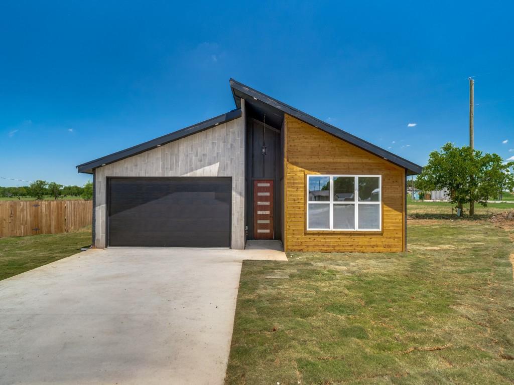 MODERN NEW CONSTRUCTION HOME ON CUL DE SAC WILL NOW COMPLETED AND MOVE IN READY! This modern design home features a large open living area with vaulted ceilings and opens to a large kitchen with SO much cabinet space and beautiful granite countertops. The bedrooms are roomy and the master suite features a large custom walk in shower and dual vanities. Home sits on an oversized lot and has a covered back patio. Make this your BRAND NEW HOME this summer!