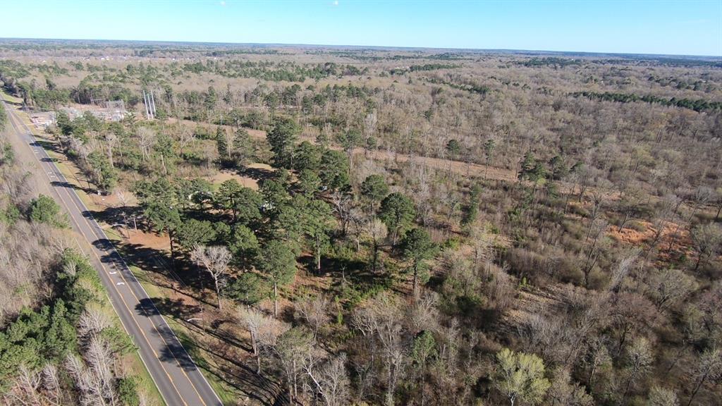 Presenting an exceptional industrial land opportunity at 2903 Williamson Way, Shreveport, Louisiana 71118. This expansive property offers a strategic location for a wide range of light manufacturing or wholesaling applications, making it a highly desirable investment.
Key Features:
• Generous Acreage: This property encompasses a significant expanse of land, just over 73 acres, providing ample space for industrial development, expansion, or storage.
• Strategic Location: Strategically located in a well-connected area, this site offers convenient access to Highway 171(Mansfield Road), making logistics and distribution simple.
• Room for Customization: The expansive grounds provide room for customization, allowing you to design and construct your industrial facility to meet your specific needs.
• Investment Opportunity: Shreveport's industrial sector is thriving, and this property offers a prime opportunity to capitalize on the region's economic growth.