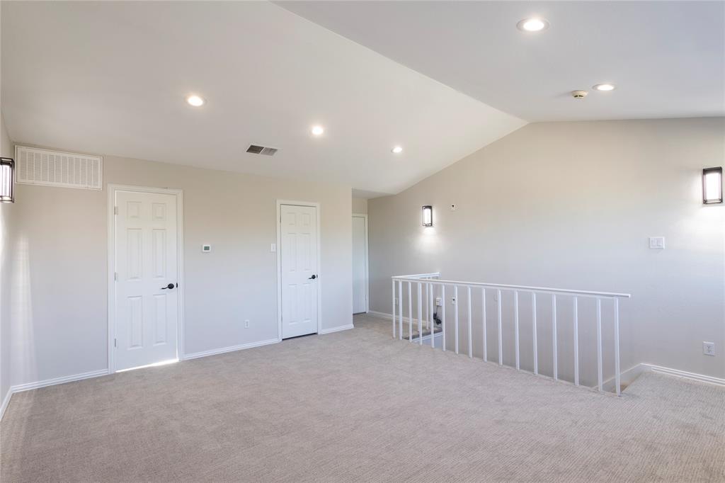 Preston On Creek Condos - Residential
