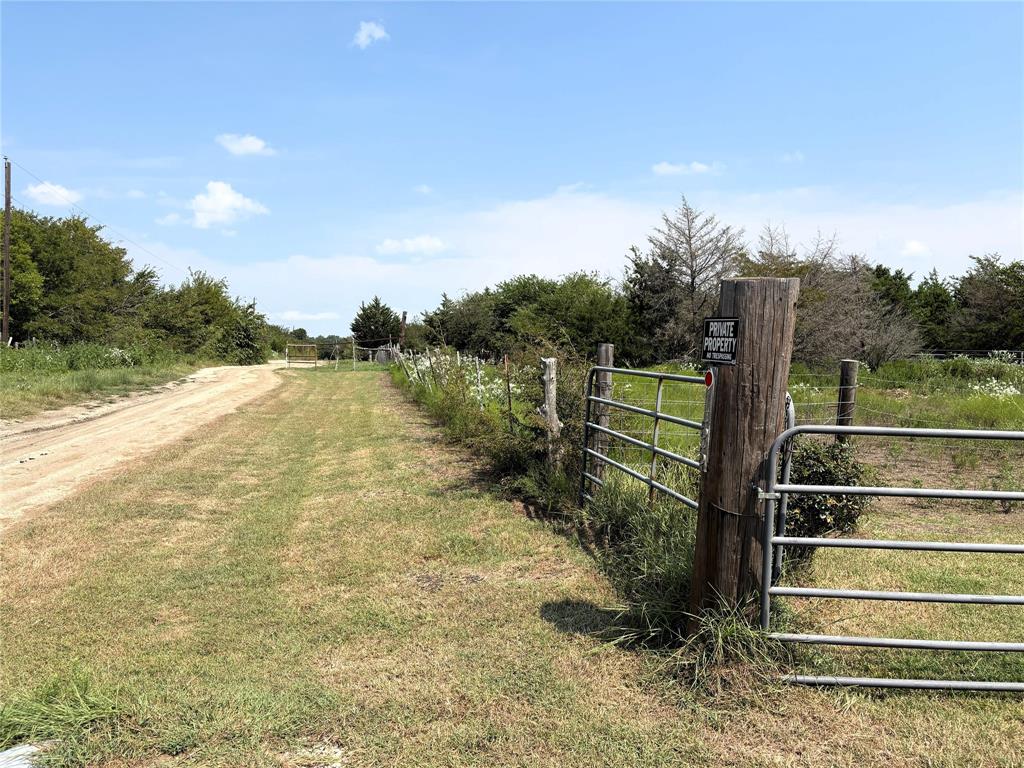 E Mabry Surv A-362 - Land