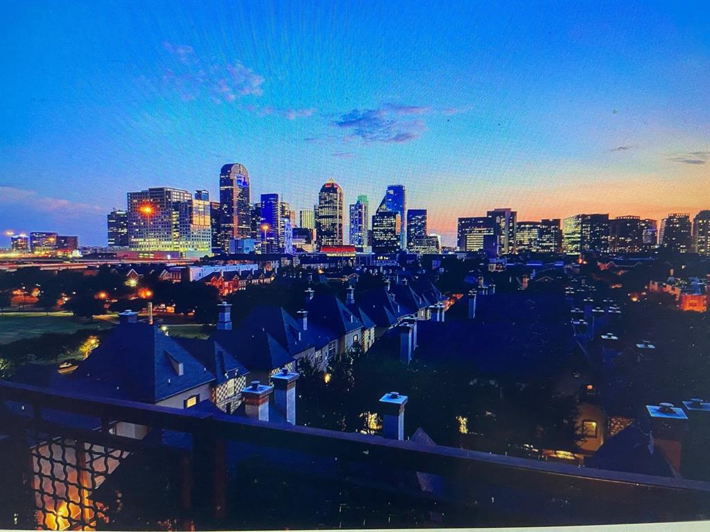 Unrivaled top floor (on downtown facing side of community) unit with private balcony, catwalk office extension and double tandem parking.  This is arguably the most desired loft in Uptown.  You can enjoy unobstructed Downtown-Arts District, Uptown & Turtle Creek views from your balcony, living, dining, kitchen, office and bedroom.  Truly majestic feeling.  588 Lofts is great for entertaining with community skylounge, rooftop sun deck, fitness center, plunge pool and courtyard.  Great for pets with updated Griggs Park right outside your gate. Just blocks from Uptown entertainment.