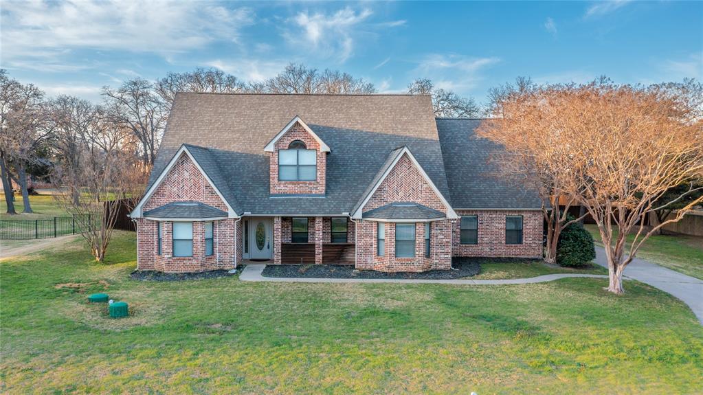 Rare opportunity to own a home in the highly acclaimed community of Double Oak on a 1+ Acre lot with recently trimmed mature oak trees. Beautifully updated Kitchen featuring Updated Appliances including new Cooktop, new Refrigerator, new Countertops and Backsplash, new Kitchen Sink & Faucet, and abundant Custom Cabinetry. This 4 Bedroom home also features updated Paint, Lighting & Carpet. wood floors, a spacious private primary suite and bath; 2 large living areas including a 2nd floor game room, 2 dining areas and great outdoor living area. Additional updates include a new 5-Ton HVAC System, Septic Tank updates, new Hot Water Heater
Feeds into highly acclaimed schools, and located near the beautiful Shops of Highland Village and fantastic restaurants. Must see!