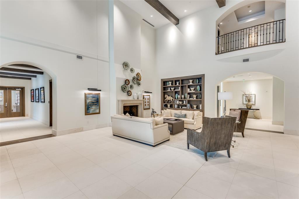 Lakeside Tower - Residential