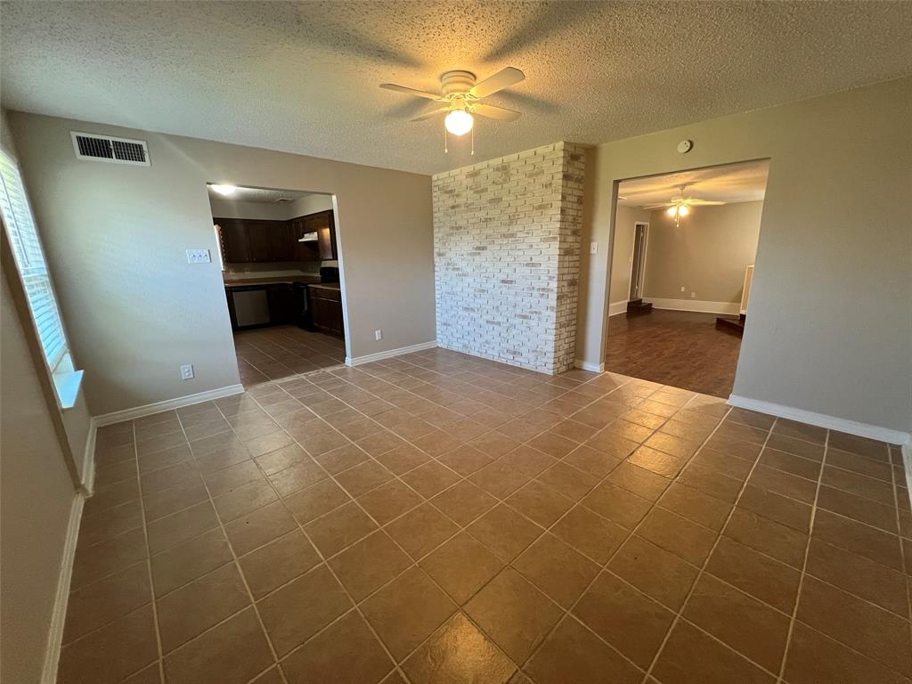 Golden Meadows 04 - Residential Lease