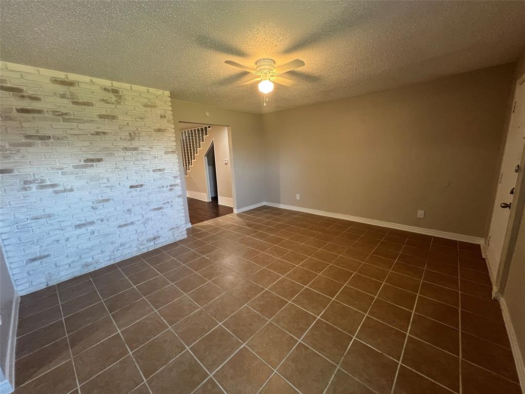 Golden Meadows 04 - Residential Lease