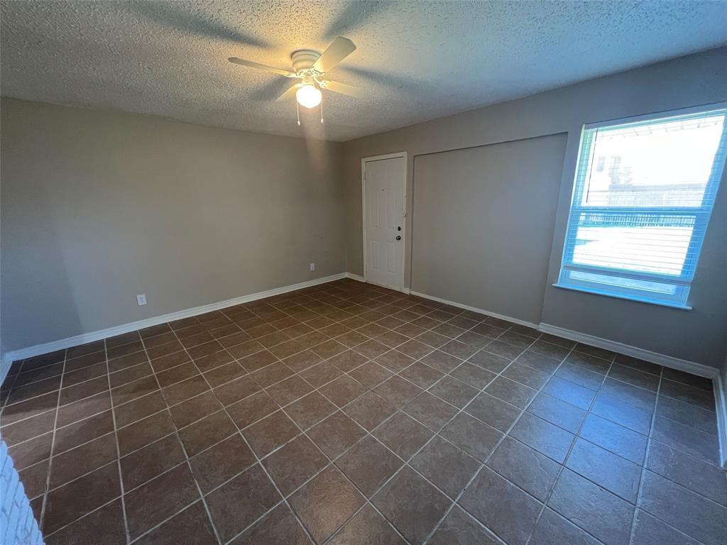 Golden Meadows 04 - Residential Lease