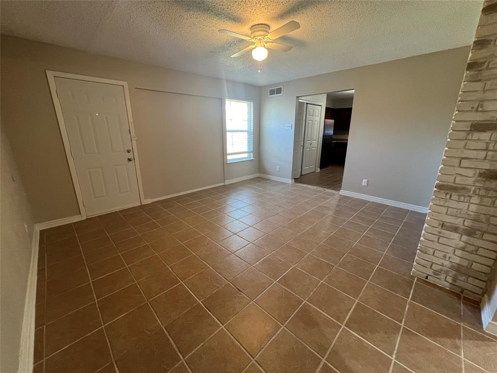 Golden Meadows 04 - Residential Lease