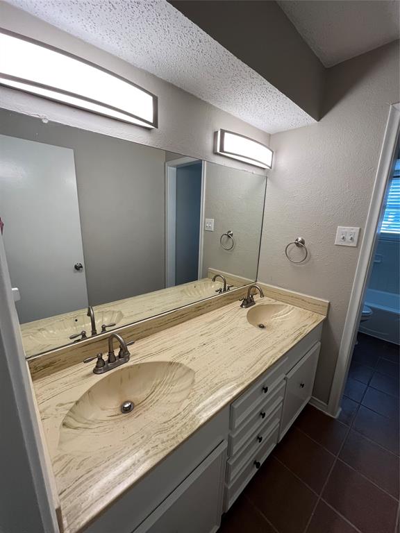 Golden Meadows 04 - Residential Lease