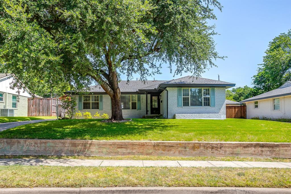 Welcome home to this 3 Bedroom 2 Bathroom charming and beautifully updated home in the heart of lake highlands. Offering the perfect blend of original character and modern updates. This home features a beautiful original hardwood floor, an open concept layout and spacious living area designed for both everyday comfort and entertaining. With quartz countertops, stainless appliances. Outdoor the large backyard is truly made for entertaining, with plenty of space for weekend cookouts, parties, pets, play or simply relaxing with friends and family.
But perhaps the best part is the neighborhood located in beloved Lake Highlands and zoned to a highly regarded elementary school.