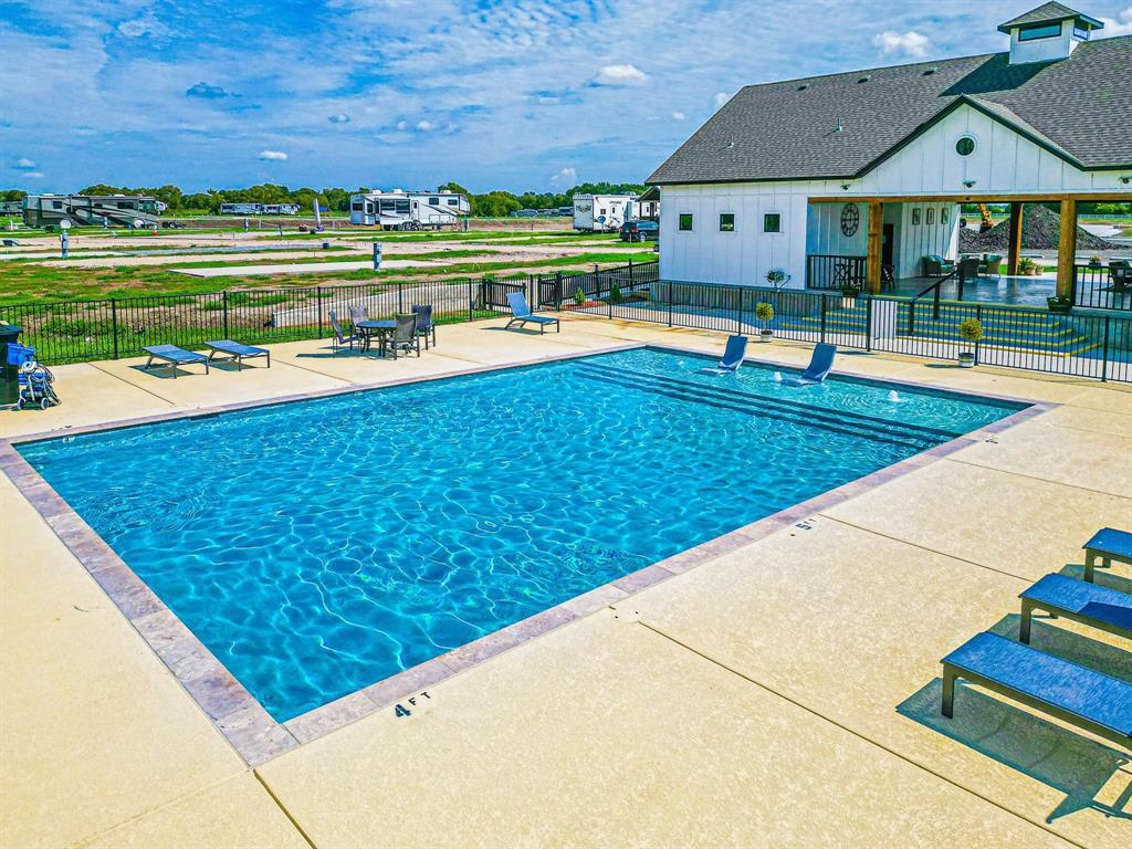 Peninsula Point - Land