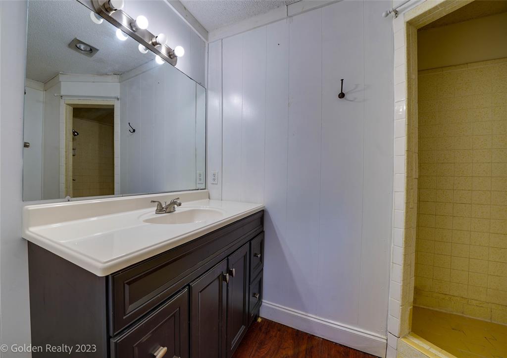 Dallas North Estates 15th Instl - Residential Lease