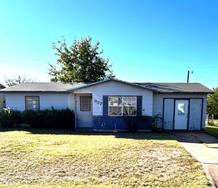 This adorable three-bedroom, one bathroom home in central Abilene is located conveniently close to schools, shopping and restaurants. The roof was replaced approximately five years ago. Bring your ideas and make this house your home. Call today for an appointment.