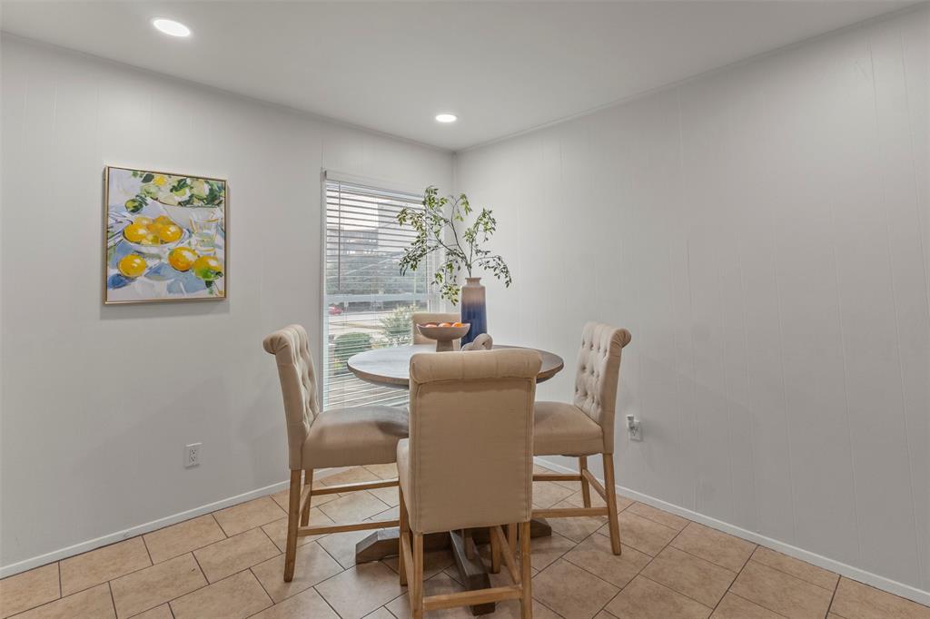 Los Nogales Condo - Residential