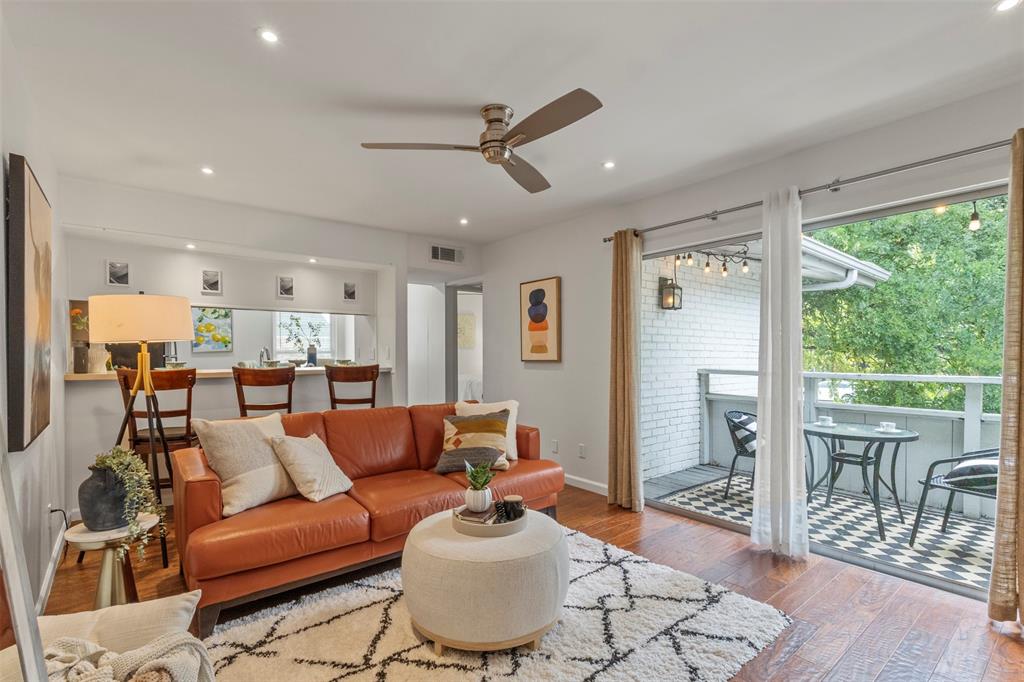 Los Nogales Condo - Residential