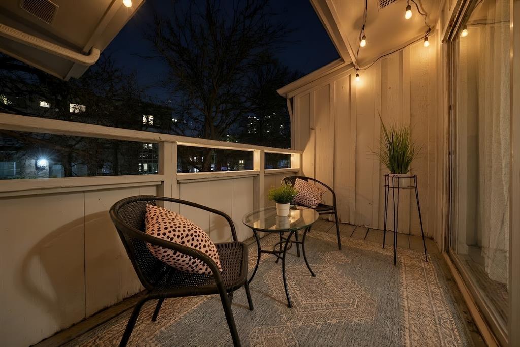 Los Nogales Condo - Residential