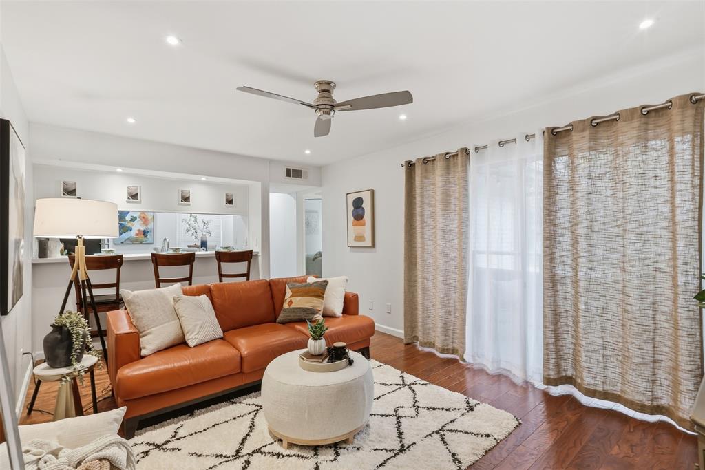 Los Nogales Condo - Residential