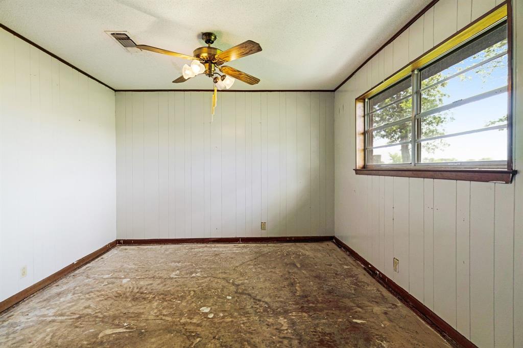 A399 J HOUNDSHELL SURVEY, TRACT 11, ACRES 8.02 - Residential