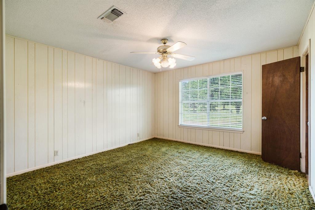 A399 J HOUNDSHELL SURVEY, TRACT 11, ACRES 8.02 - Residential