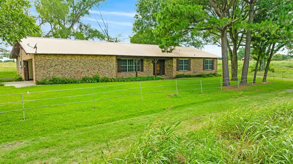 A399 J HOUNDSHELL SURVEY, TRACT 11, ACRES 8.02 - Residential