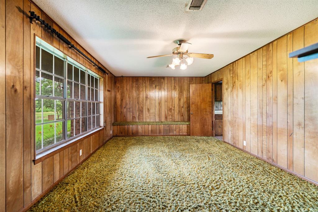 A399 J HOUNDSHELL SURVEY, TRACT 11, ACRES 8.02 - Residential